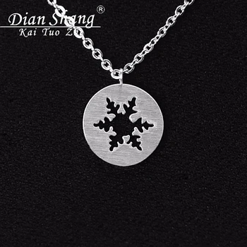 Wholesale 10PCS Stainless Steel Disc Cut Out Snowflake Necklaces Pendants Women Fashion Jewelry 2017 Christmas Gifts
Wholesale 10PCS Stainless Steel Disc Cut Out Snowflake Necklaces Pendants Women Fashion Jewelry 2017 Christmas Gifts