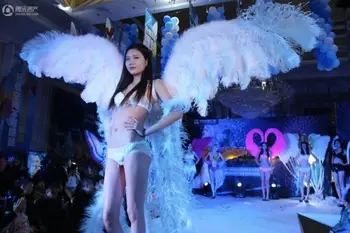 Custom High Quality Ostrich' Feather Angel Wings Model show performance props white black purple wings 230cm EMS Free shipping
Custom High Quality Ostrich' Feather Angel Wings Model show performance props white black purple wings 230cm EMS Free shipping