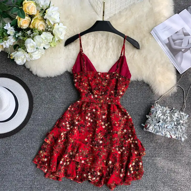 MUMUZI Sexy V neck spaghetti dress retro flower print short dresses slim waist ruffles mini dresses chiffon vestidos
MUMUZI Sexy V neck spaghetti dress retro flower print short dresses slim waist ruffles mini dresses chiffon vestidos