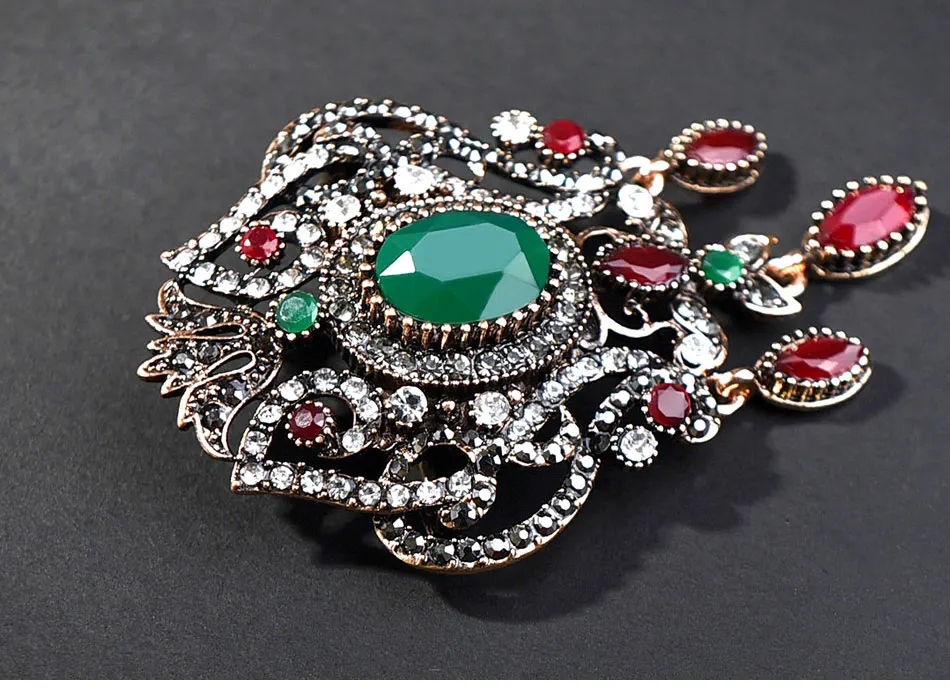 green-and-red-vintage-brooch-with-pandent_03