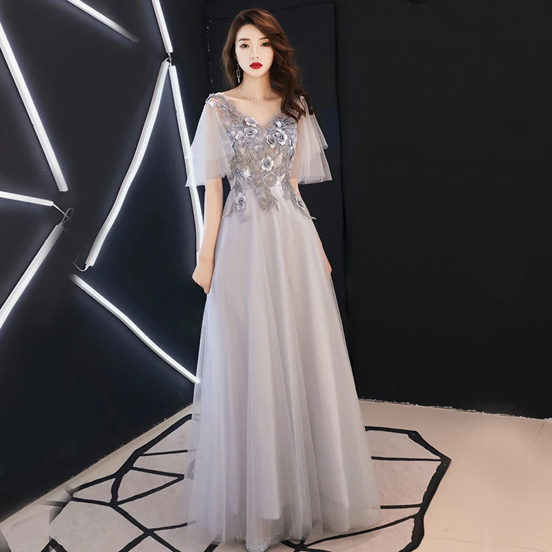 Gray Wedding Party Evening Cheongsam Dress Woman Elegant V-Neck Embroidery Mesh Qipao Sexy Prom Long Robe Retro Vestido XS-XXXL
Gray Wedding Party Evening Cheongsam Dress Woman Elegant V-Neck Embroidery Mesh Qipao Sexy Prom Long Robe Retro Vestido XS-XXXL
