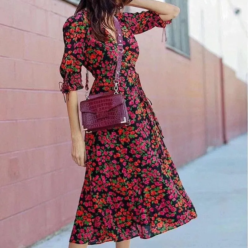 Women High Quality Heavy Floral Print Casual Dress Sashes Romantic V-Neck Short Sleeve Holiday Dress Sexy Bow Lace Up Dress
Women High Quality Heavy Floral Print Casual Dress Sashes Romantic V-Neck Short Sleeve Holiday Dress Sexy Bow Lace Up Dress