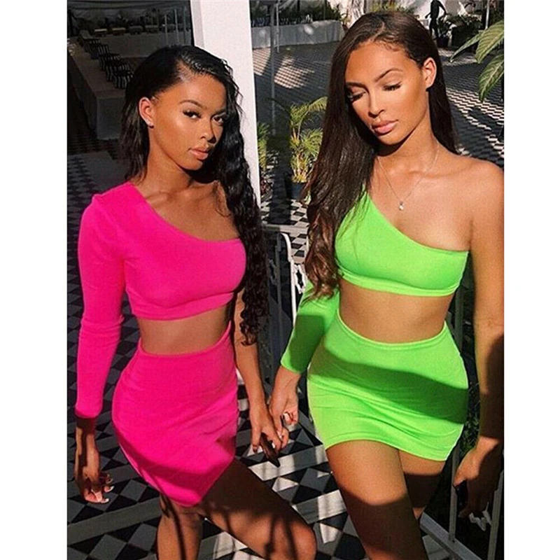 Women Tracksuits One Shoulder Long Sleeve Crop Top Sweatshirt and Skirt Set High Waist Bodycon OutfitS 2 pcs Sexy Streetwear
Women Tracksuits One Shoulder Long Sleeve Crop Top Sweatshirt and Skirt Set High Waist Bodycon OutfitS 2 pcs Sexy Streetwear
