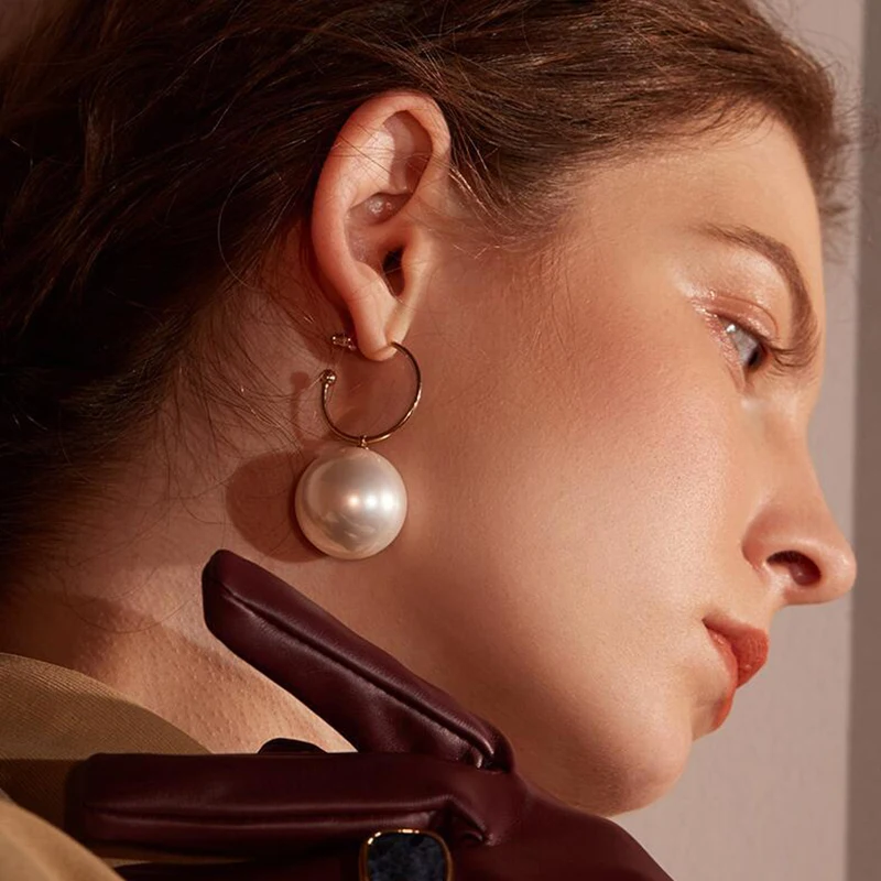 Donarsei Elegant Simulated Pearl Long Drop Earrings For Women Sea Shell Irregular Gold Metal Dangle Earrings Statement Jewelry
Donarsei Elegant Simulated Pearl Long Drop Earrings For Women Sea Shell Irregular Gold Metal Dangle Earrings Statement Jewelry