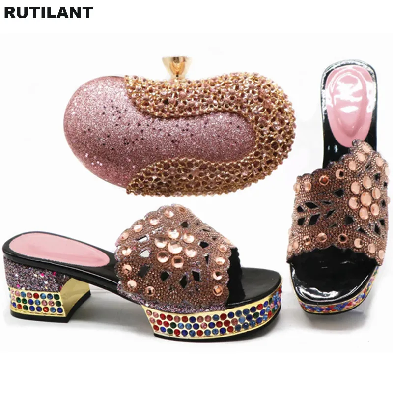 Latest Design African Women Wedding Pumps African Shoes and Bag Set for Party Italian Party Shoes and Bag Set African Sets 2019
Latest Design African Women Wedding Pumps African Shoes and Bag Set for Party Italian Party Shoes and Bag Set African Sets 2019
