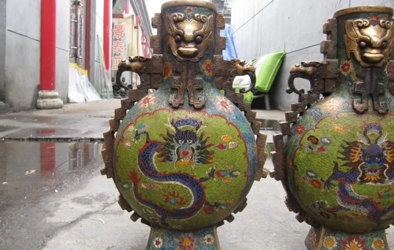 16 Chinese Royal 100% Bronze cloisonne Dragon Foo Dog Aquarius Bottle Vase Pair
16 Chinese Royal 100% Bronze cloisonne Dragon Foo Dog Aquarius Bottle Vase Pair