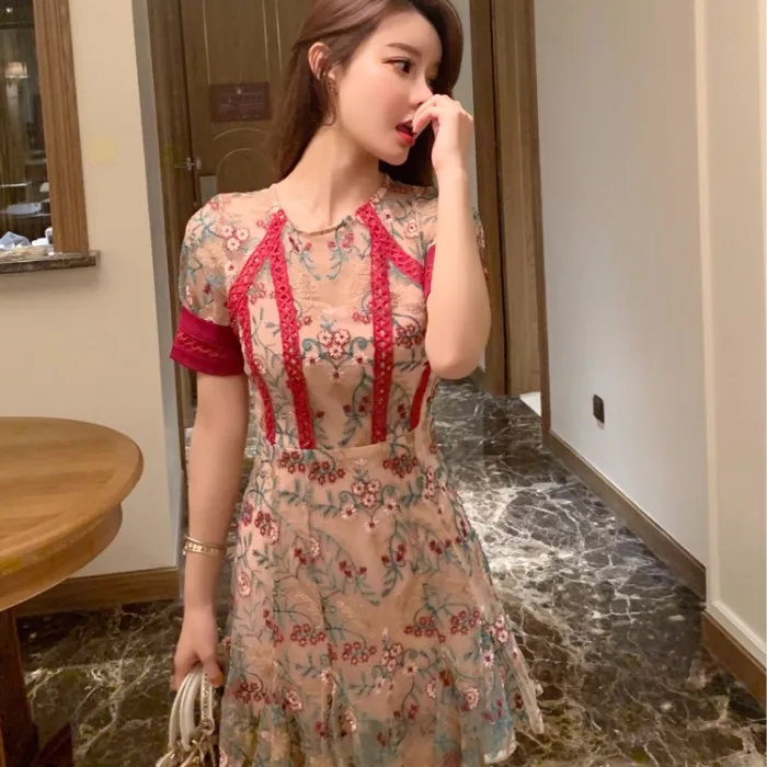 2019 summer mesh embroidery dress women sexy short sleeve patchwork irregular stitching slim fit slim dress mujer vestidos DR220
2019 summer mesh embroidery dress women sexy short sleeve patchwork irregular stitching slim fit slim dress mujer vestidos DR220
