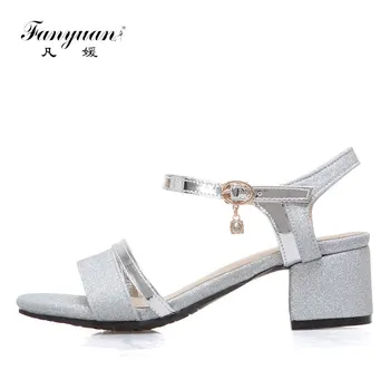 Fanyuan Fashion Sequined Cloth Ankle Strap Sandals Elegant Crystal chain Buckle Strap high heels women shoes summer Party shoes
Fanyuan Fashion Sequined Cloth Ankle Strap Sandals Elegant Crystal chain Buckle Strap high heels women shoes summer Party shoes