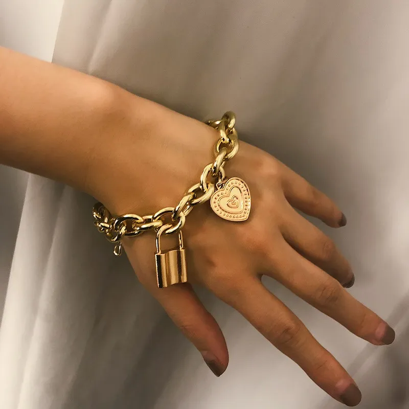New Fashion Retro Alloy Big Chain Bracelet Exaggerated Punk Lock Heart Coin Pendant Pulseras Bangles Women Jewelry Bijoux Amulet
New Fashion Retro Alloy Big Chain Bracelet Exaggerated Punk Lock Heart Coin Pendant Pulseras Bangles Women Jewelry Bijoux Amulet