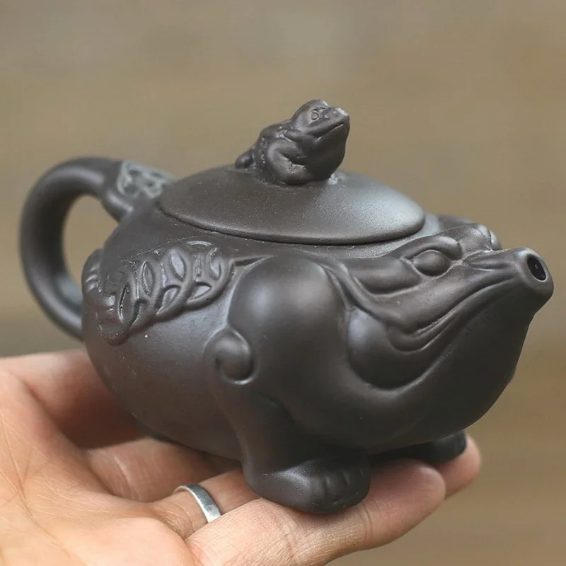 Yixing Teapot Purple Clay Toad Pot 150ml Chinese Xi Shi Porcelain Tea Sets Ceramic Frog Kung Fu Teaset
Yixing Teapot Purple Clay Toad Pot 150ml Chinese Xi Shi Porcelain Tea Sets Ceramic Frog Kung Fu Teaset