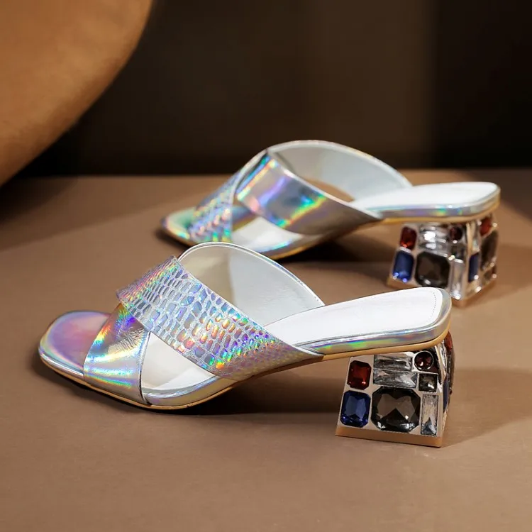 MLJUESE 2019 women slippers Cow leather summer style open toe silver color crystal heel beaches sandals party size 34-42
MLJUESE 2019 women slippers Cow leather summer style open toe silver color crystal heel beaches sandals party size 34-42