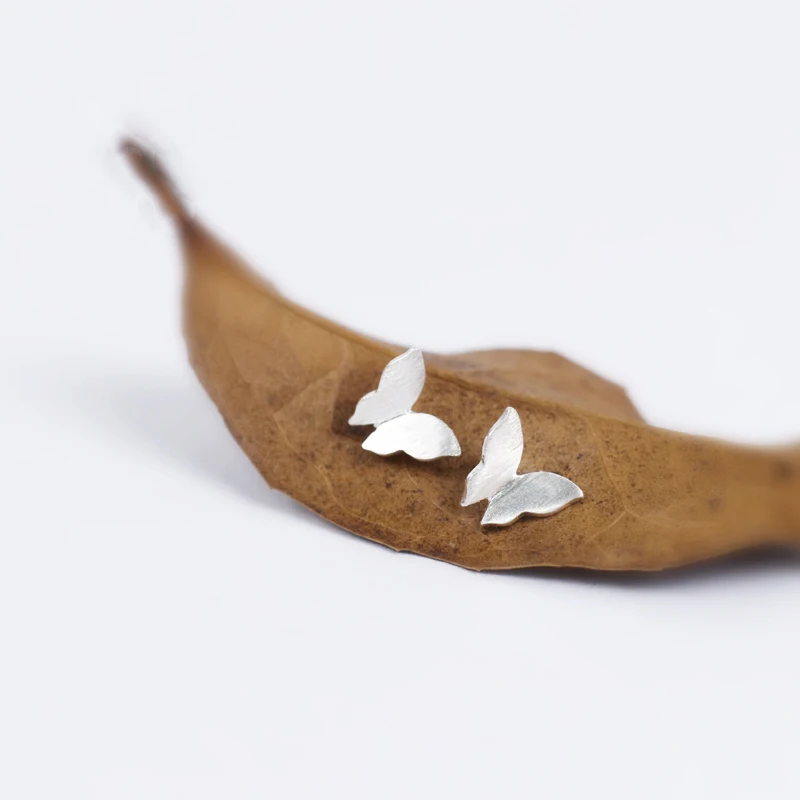 Korean Minimalist Butterfly Stud Earrings 925 Sterling Silver For Women Girls Kids Fashion Luxury Mini Brincos aros de plata 925
Korean Minimalist Butterfly Stud Earrings 925 Sterling Silver For Women Girls Kids Fashion Luxury Mini Brincos aros de plata 925