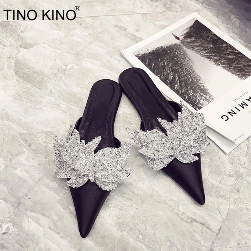 TINO KINO Summer Women Mules Pointed Toe Sandals Crystal Flowers Female Fashion Slippers Slip On Flat Shoes Ladies
TINO KINO Summer Women Mules Pointed Toe Sandals Crystal Flowers Female Fashion Slippers Slip On Flat Shoes Ladies