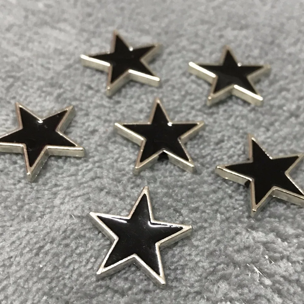 30PCS 18MM Silver Plated Black Star Studs Rivet Punk Bottom Studs Spike Star Studs Fit Shoes Belt Bag Accessorie Leather Craft
30PCS 18MM Silver Plated Black Star Studs Rivet Punk Bottom Studs Spike Star Studs Fit Shoes Belt Bag Accessorie Leather Craft
