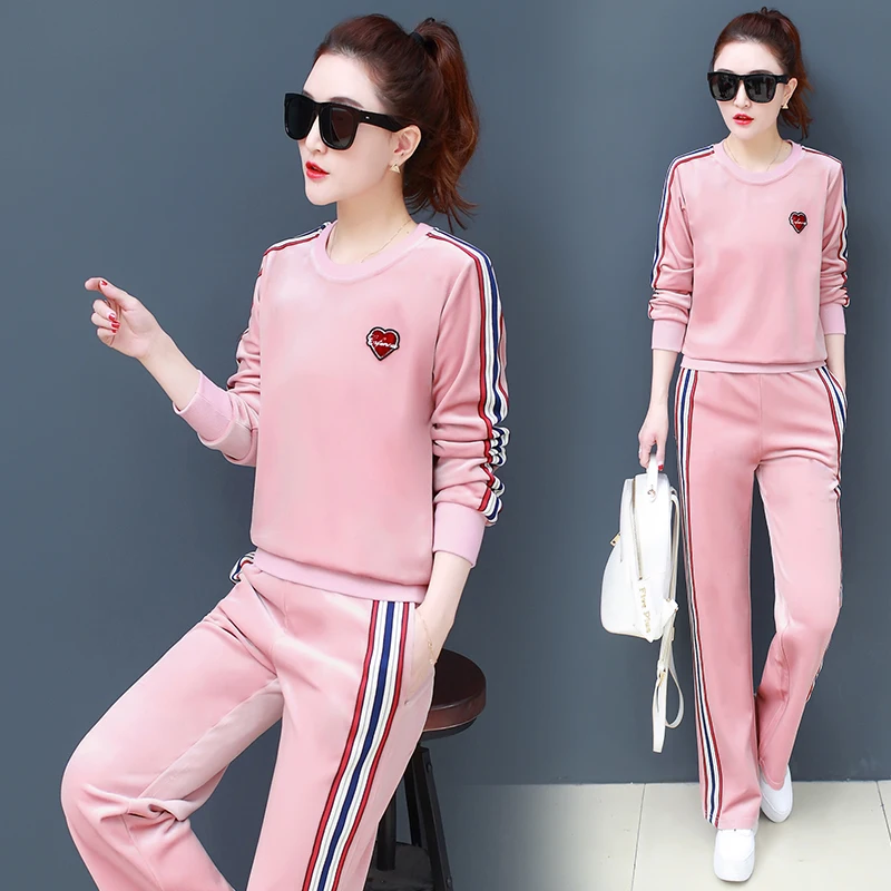 Plus Size 2019 Spring Fashion Women Sportswear Sport Suit Velvet Tracksuit Crop Top Pants Running tracksuit Set Female Outfit
Plus Size 2019 Spring Fashion Women Sportswear Sport Suit Velvet Tracksuit Crop Top Pants Running tracksuit Set Female Outfit