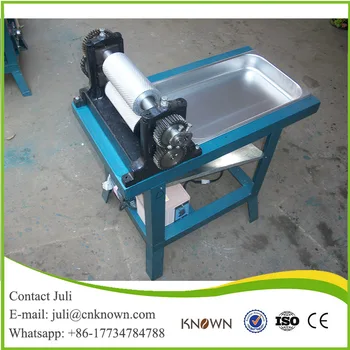 Free Shipping 74*250mm beeswax comb foundation roller mill machine for beekeeping
Free Shipping 74*250mm beeswax comb foundation roller mill machine for beekeeping