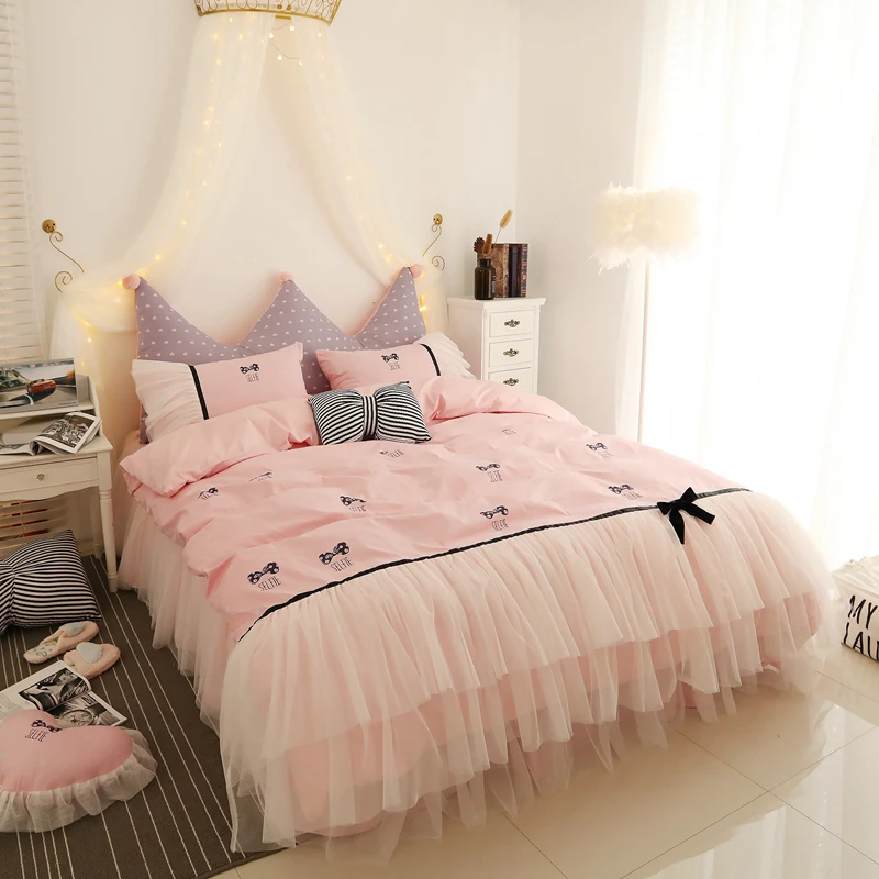 Princess Cotton Bedding Set with Lace Edge 4 Pieces Bed Set Include Comforter Cover Bedspread and Pillowcases Queen King Size
Princess Cotton Bedding Set with Lace Edge 4 Pieces Bed Set Include Comforter Cover Bedspread and Pillowcases Queen King Size
