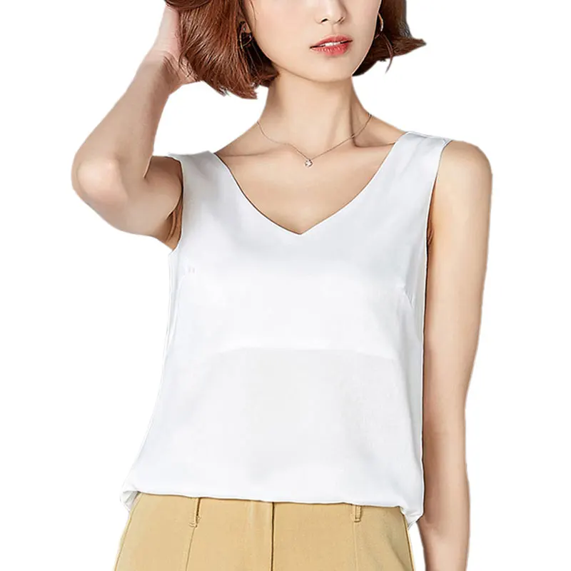 2017 Sexy Double V-Neck Silk Summer Tank Tops Women T-shirt Sleeveless Slim Vest Women T Shirt Big Size M-XXL
2017 Sexy Double V-Neck Silk Summer Tank Tops Women T-shirt Sleeveless Slim Vest Women T Shirt Big Size M-XXL