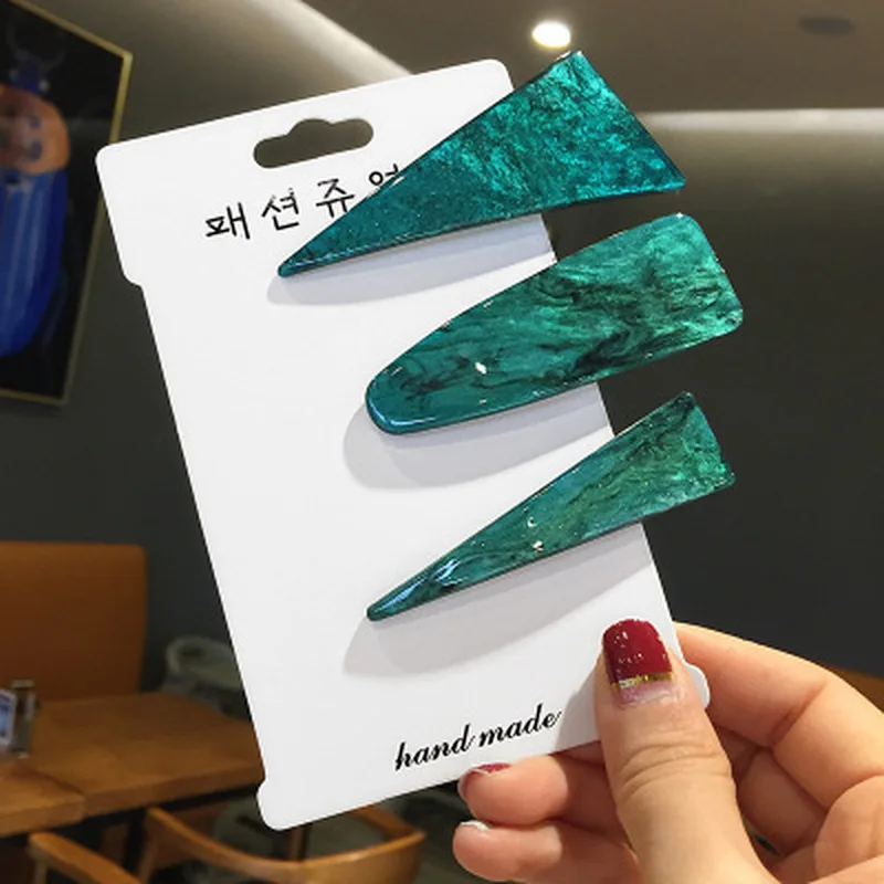 Vintage Emerald Series Geometrical Triangle Hairpins and Grasp Clip Woman Personality Temperament Hair Clip Hair Accessories
Vintage Emerald Series Geometrical Triangle Hairpins and Grasp Clip Woman Personality Temperament Hair Clip Hair Accessories