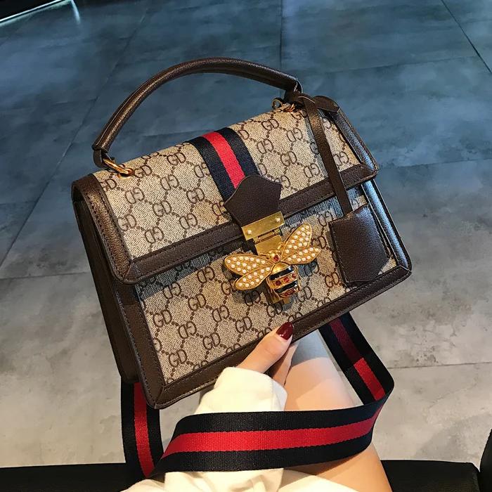 2019 new European fashion flip bag cross body bag women's luxury chain shoulder bag designer messenger bag
2019 new European fashion flip bag cross body bag women's luxury chain shoulder bag designer messenger bag