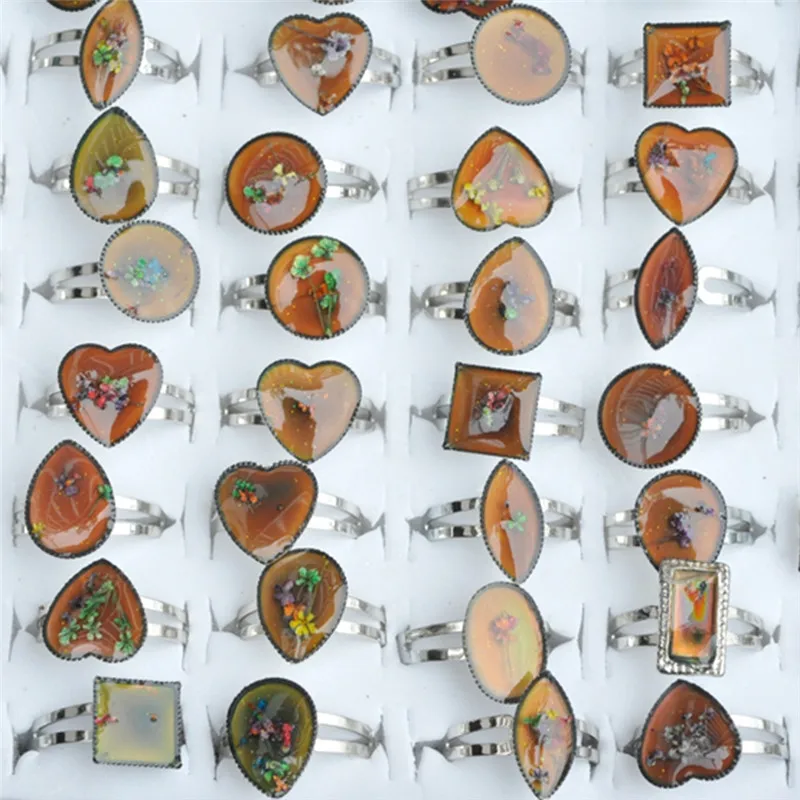 Wholesale 5pcs Chang Color Mood Rings for Women Dried Flower Adjustable Mix Lot Heart Square Shape Ring Jewelry
Wholesale 5pcs Chang Color Mood Rings for Women Dried Flower Adjustable Mix Lot Heart Square Shape Ring Jewelry
