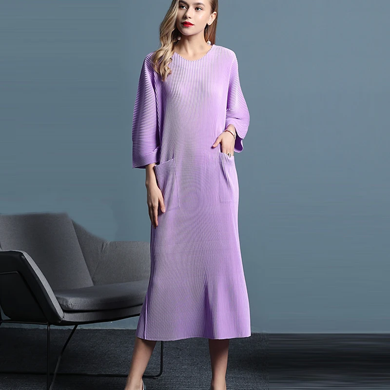 Changpleat 2018 new Spring autumn Loose dress Miyak Pleated Two pockets Solid O-neck Large Size Banquet Dresses Fashion Tide D09
Changpleat 2018 new Spring autumn Loose dress Miyak Pleated Two pockets Solid O-neck Large Size Banquet Dresses Fashion Tide D09