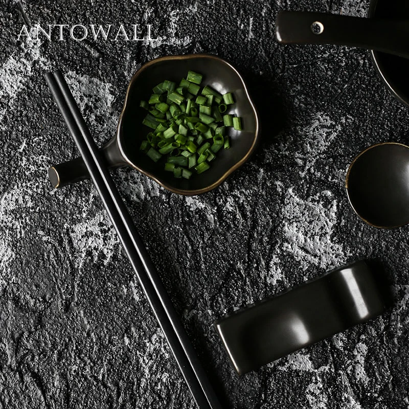 ANTOWALL Japanese creative black color sauce dish ceramic snack dish chopsticks rest soy sauce vinegar dish chopsticks holders
ANTOWALL Japanese creative black color sauce dish ceramic snack dish chopsticks rest soy sauce vinegar dish chopsticks holders