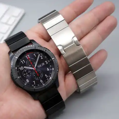 samsung gear s3 on wrist