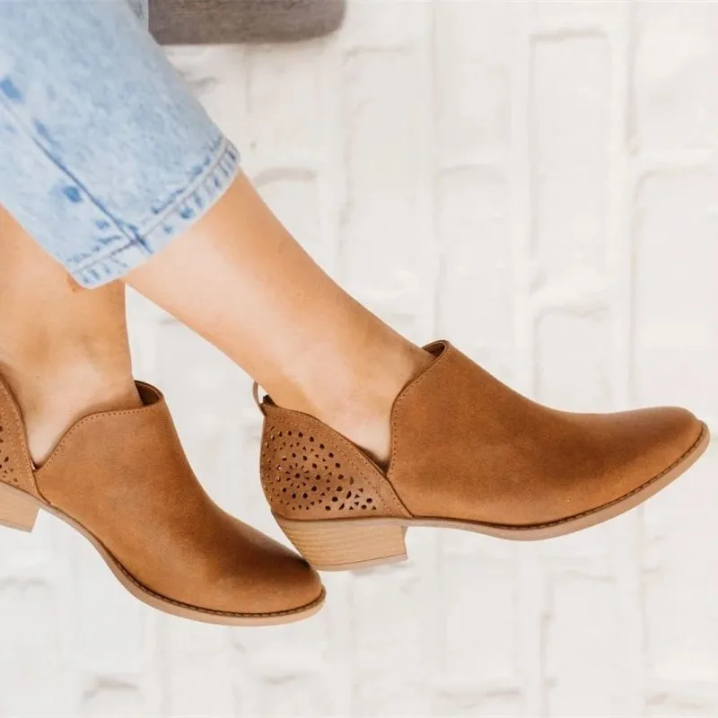 EOEODOIT Women Leather Boots Pointy Toe Med Chunky Heel Plus Size Shoes Short Ankle Length Chelsea Boots Side Zip Heels Pumps
EOEODOIT Women Leather Boots Pointy Toe Med Chunky Heel Plus Size Shoes Short Ankle Length Chelsea Boots Side Zip Heels Pumps