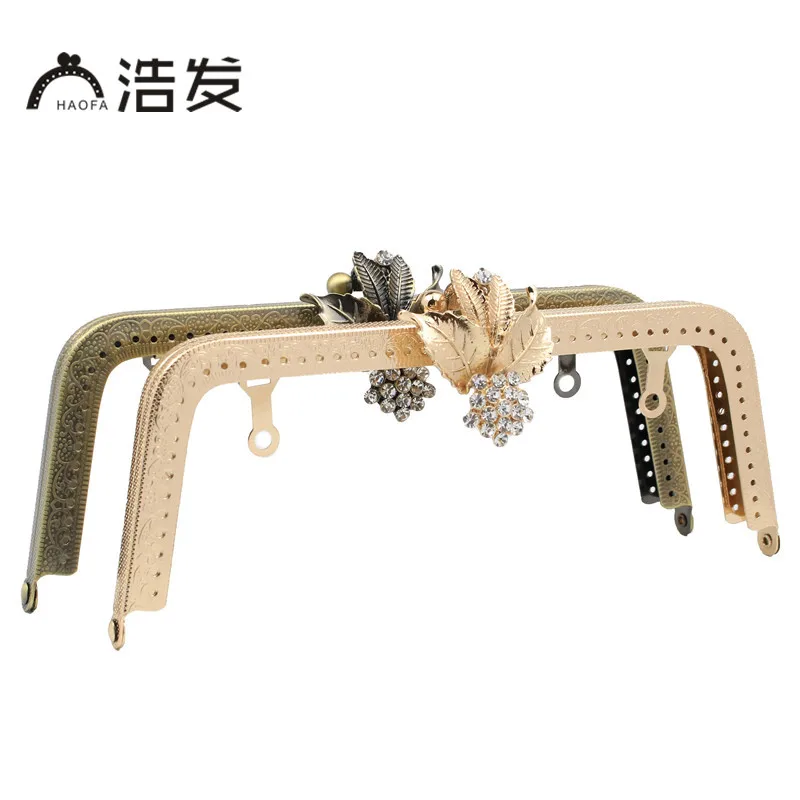 Haofa 20cm 5pcs Bag Clutch Frame Bronze & Gold Retro Metal DIY Bag Making Rack Hardware Sewing Frames For Women Girls
Haofa 20cm 5pcs Bag Clutch Frame Bronze & Gold Retro Metal DIY Bag Making Rack Hardware Sewing Frames For Women Girls
