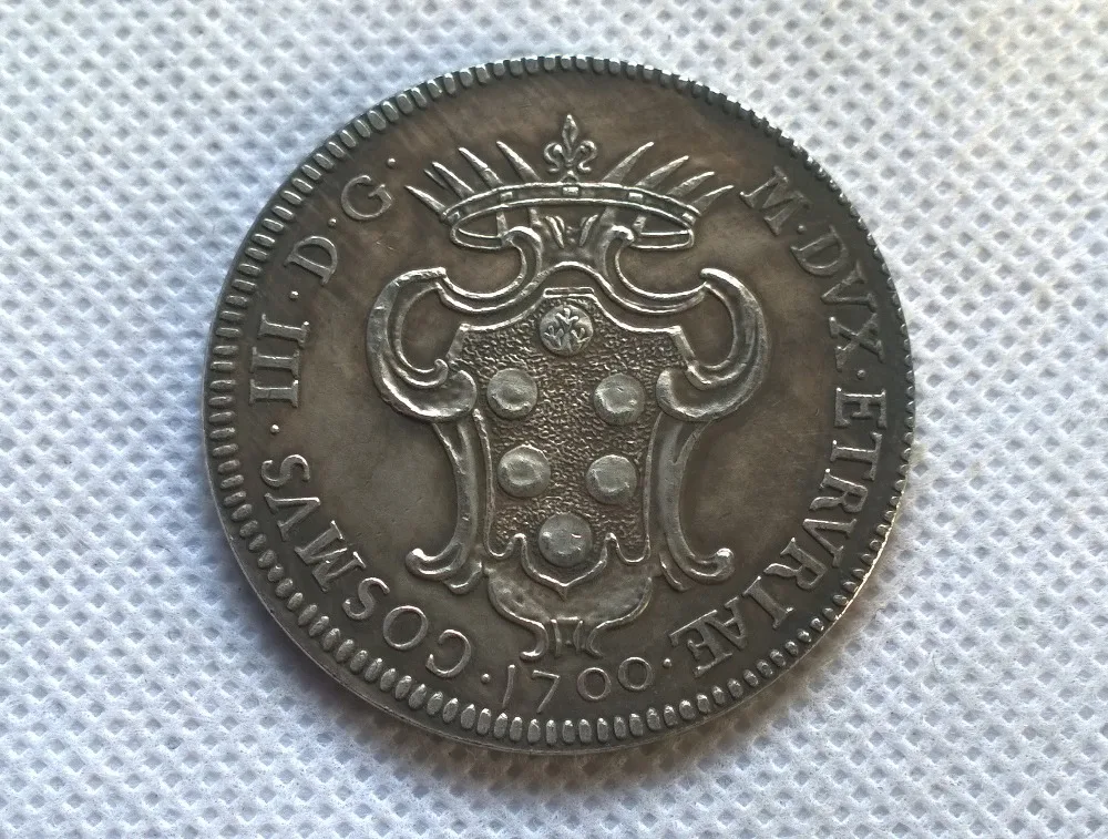 1700 Italy 1 Pezza Della Rosa Cosimo III Silver copy coins commemorative coins-replica coins medal coins collectibles badge
1700 Italy 1 Pezza Della Rosa Cosimo III Silver copy coins commemorative coins-replica coins medal coins collectibles badge