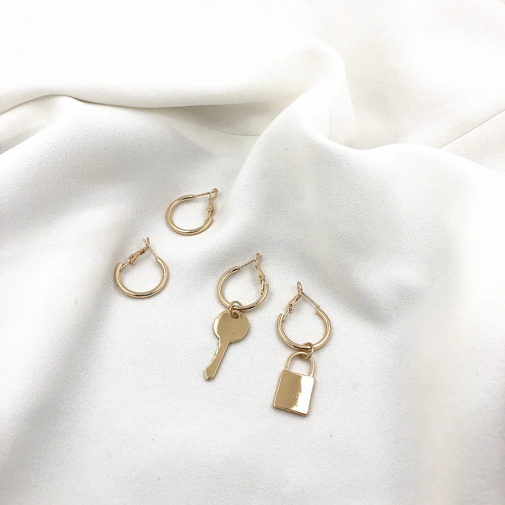 Punk SImple Gold Silver Circle Round Stud Earrings Asymmetric Lock and Key Earrings For Women Bff Fashion Jewelry
Punk SImple Gold Silver Circle Round Stud Earrings Asymmetric Lock and Key Earrings For Women Bff Fashion Jewelry