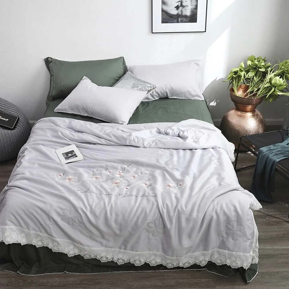 2019 Lace Light Grey Floral Thin Summer Quilt Air-condition Embroidery Comforter Artificial Silk Fabric Polyester Queen Size
2019 Lace Light Grey Floral Thin Summer Quilt Air-condition Embroidery Comforter Artificial Silk Fabric Polyester Queen Size