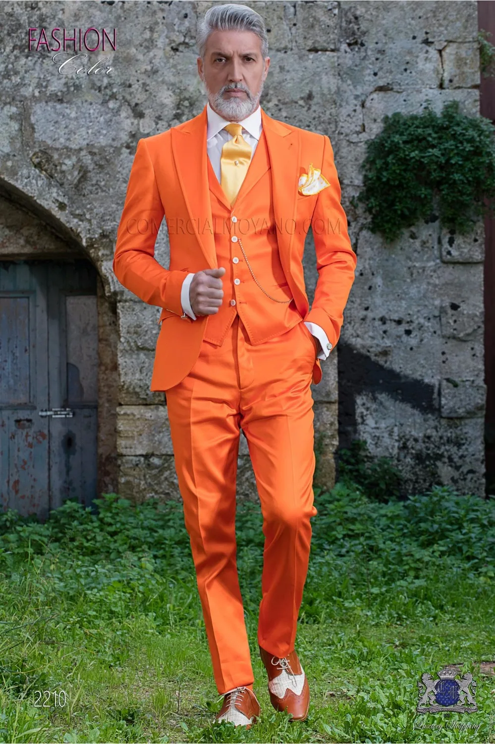 Classic slim Groomsmen Peak Lapel Groom Tuxedos Men Suits Wedding/Prom Best Man Blazer ( Jacket+Pants+Tie+Vest) A253
Classic slim Groomsmen Peak Lapel Groom Tuxedos Men Suits Wedding/Prom Best Man Blazer ( Jacket+Pants+Tie+Vest) A253