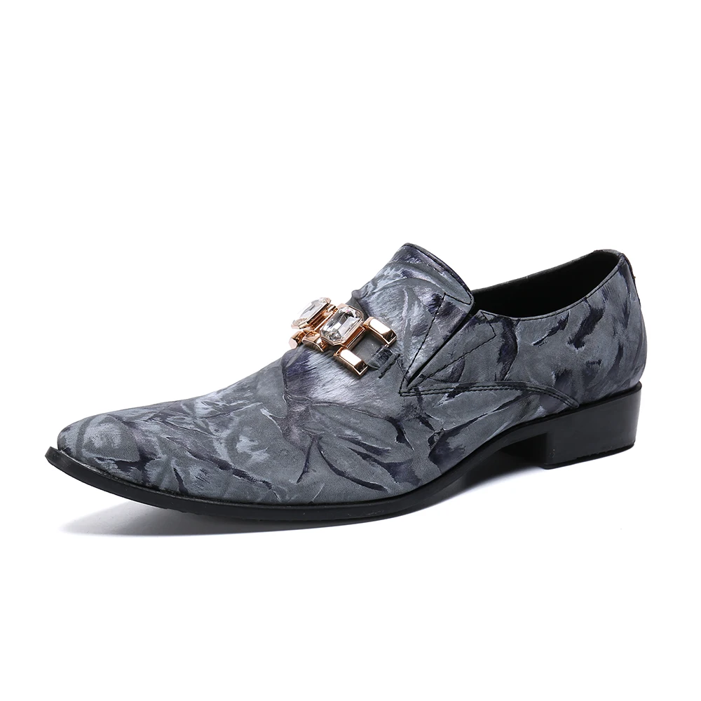 Men's pattern fashionable pointed breathable comfortable non-slip leather men's shoes business trend men's shoes
Men's pattern fashionable pointed breathable comfortable non-slip leather men's shoes business trend men's shoes