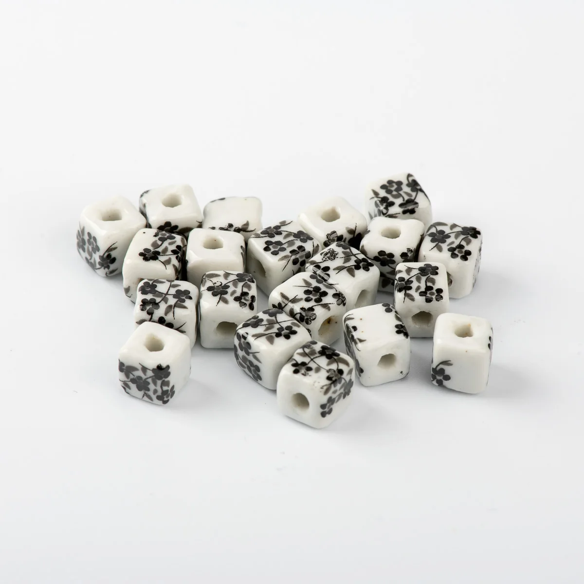 Square Shape Flower Porcelain Bead For Jewelry Making Promotion For earrings making Quality Ceramics beads 20pieces/lot #A111B
Square Shape Flower Porcelain Bead For Jewelry Making Promotion For earrings making Quality Ceramics beads 20pieces/lot #A111B