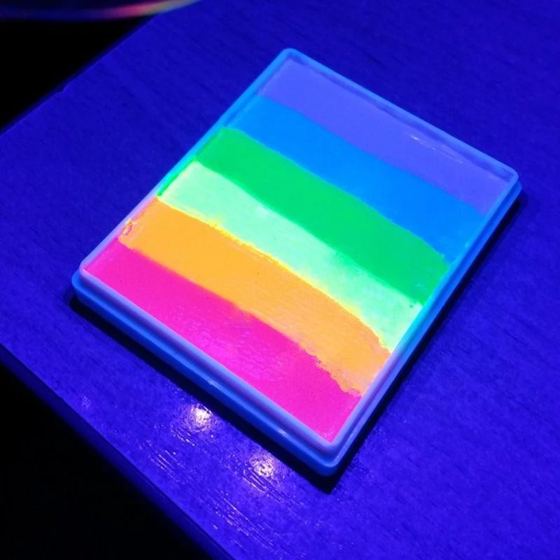 maquillaje neon fluorescente cara
