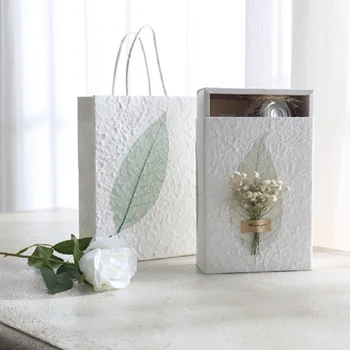 Creative candy box send gift box western style box wedding candy box souvenir birthday party gift bag
Creative candy box send gift box western style box wedding candy box souvenir birthday party gift bag