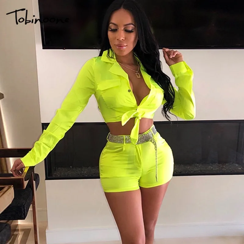 Tobinoone Elegant Satin Bodycon Bandage Jumpsuit Women 2019 Summer Sexy Solid Lapel Deep V Neck Playsuits Ladies Streetwear
Tobinoone Elegant Satin Bodycon Bandage Jumpsuit Women 2019 Summer Sexy Solid Lapel Deep V Neck Playsuits Ladies Streetwear