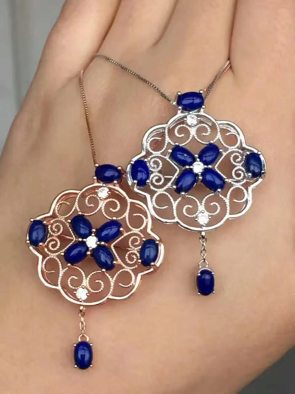 Natural blue lapis lazuli brooch S925 silver Natural gemstone brooch Pendant trendy Hollow fringe women two wears fine jewelry
Natural blue lapis lazuli brooch S925 silver Natural gemstone brooch Pendant trendy Hollow fringe women two wears fine jewelry