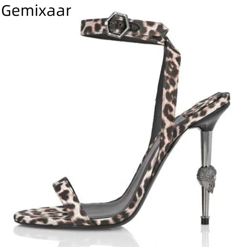 Metal Skull Women Sandals Round Toe Leopard Pattern One Strap Ankle Buckle Shoes High Gladiator Metal Heel Decor Skull Sandals
Metal Skull Women Sandals Round Toe Leopard Pattern One Strap Ankle Buckle Shoes High Gladiator Metal Heel Decor Skull Sandals