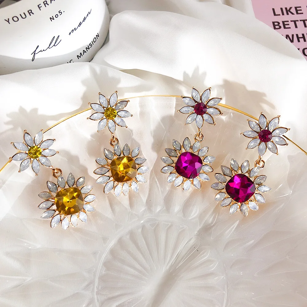 2019 New Arrival Crystal Trendy Geometric Korean Crystal Bright Drill Earrings Small Daisy Sunflower Delicate Jewelry Female
2019 New Arrival Crystal Trendy Geometric Korean Crystal Bright Drill Earrings Small Daisy Sunflower Delicate Jewelry Female
