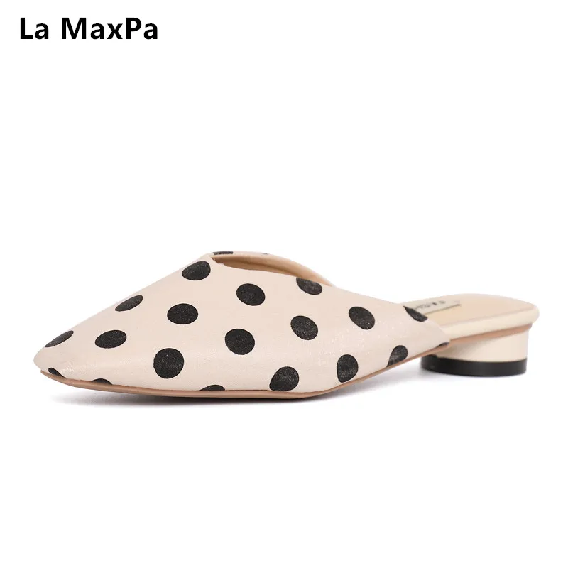 New Summer Women Shoes Fashion Wedges Pointed Toe Slippers Wave Points Baotou Low-heeled Casual Comfortable Slippers 
New Summer Women Shoes Fashion Wedges Pointed Toe Slippers Wave Points Baotou Low-heeled Casual Comfortable Slippers
