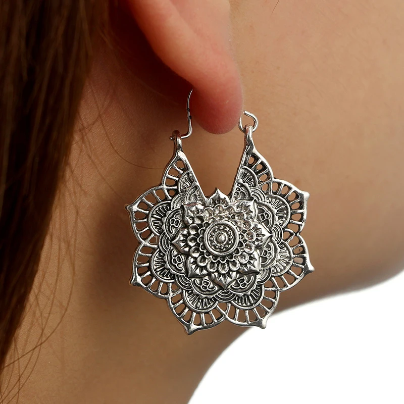 HuaTang Antique Gold Silver Boho Earrings for Women Geometric Manara Flower Carving Pericing Earrings Jewelry Pendientes 5123
HuaTang Antique Gold Silver Boho Earrings for Women Geometric Manara Flower Carving Pericing Earrings Jewelry Pendientes 5123