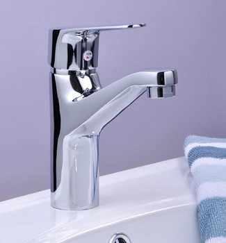 High quality Single Handle polished Chrome solid Brass faucet Bathroom basin mixer taps bathroom accessories
High quality Single Handle polished Chrome solid Brass faucet Bathroom basin mixer taps bathroom accessories