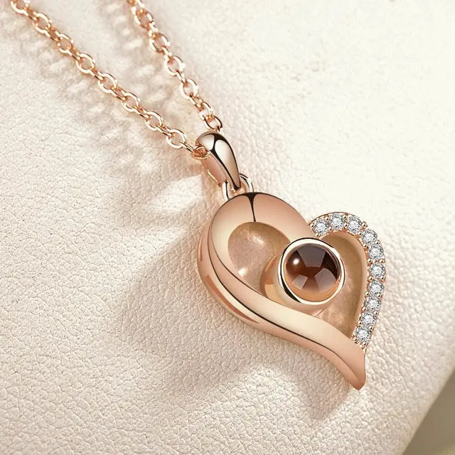 2018 Fashion Long Necklaces New Rose Gold Silver Love Jewelry 100 languages I love you Projection Pendant Necklace Drop Shipping
2018 Fashion Long Necklaces New Rose Gold Silver Love Jewelry 100 languages I love you Projection Pendant Necklace Drop Shipping