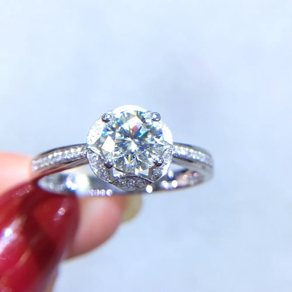 Fine Jewelry Real 18K Gold AU750 G18K 0.6ct Moissanite Diamond Ring Gemstone Rings for Women
Fine Jewelry Real 18K Gold AU750 G18K 0.6ct Moissanite Diamond Ring Gemstone Rings for Women