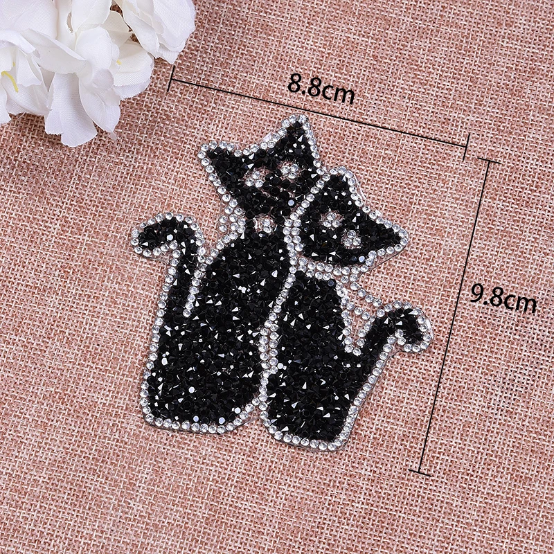 1Pcs Fun Rhinestones cat bow Embroidered Patch Iron on Sewing Crystal Applique For Jeans Clothing Decorations
1Pcs Fun Rhinestones cat bow Embroidered Patch Iron on Sewing Crystal Applique For Jeans Clothing Decorations