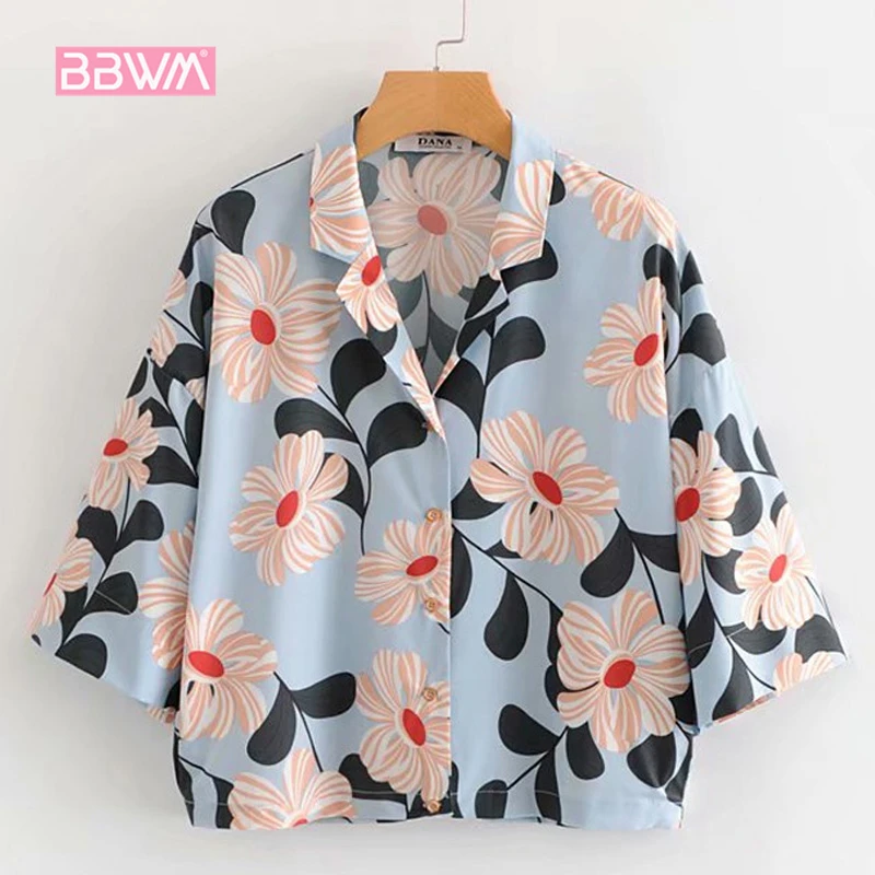 Korean loose large size women's clothing 2018 summer new V-neck short sleeve large flower holiday wind shirt tide
Korean loose large size women's clothing 2018 summer new V-neck short sleeve large flower holiday wind shirt tide
