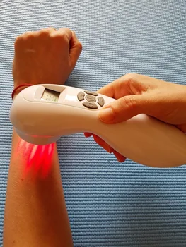 Rechargeable 650nm and 808nm handy portable Body pain relieve laser Phototherapy Apparatus device knee joint Foot Pain
Rechargeable 650nm and 808nm handy portable Body pain relieve laser Phototherapy Apparatus device knee joint Foot Pain